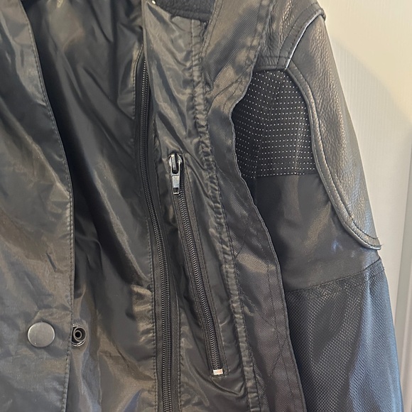 Screaming Eagle by Harley Davidson Women’s Black Biker Jacket, Leather Accents - Picture 16 of 17